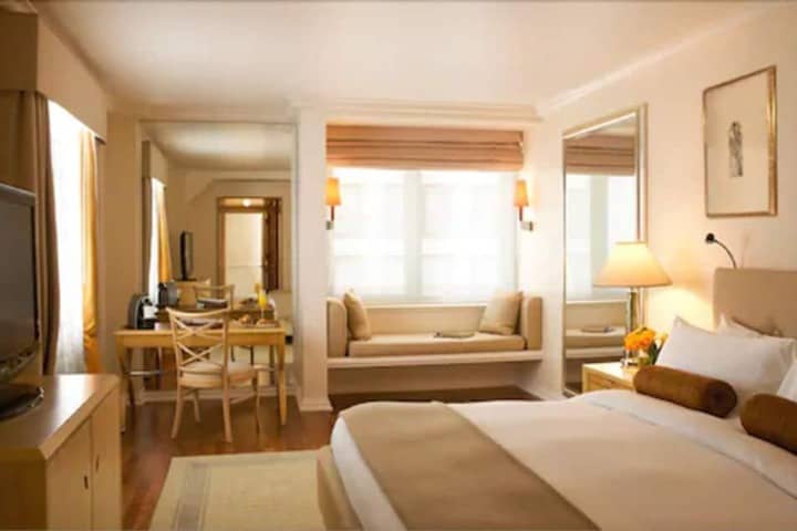 Room 22 of 66